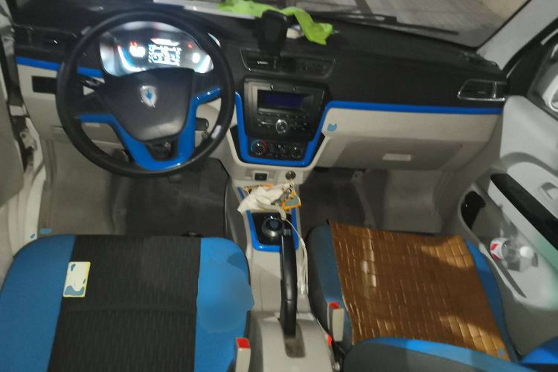 Used Jinbei New Hiace EV 2023 Comfort Model Center Console