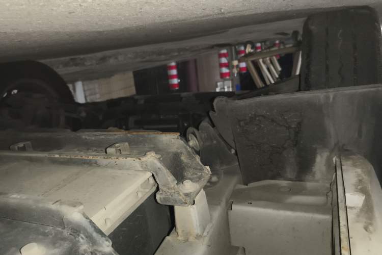 Used Jinbei New Hiace EV 2023 Comfort Model Chassis Front Left