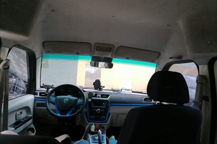 Used Jinbei New Hiace EV 2023 Comfort Model Headliner