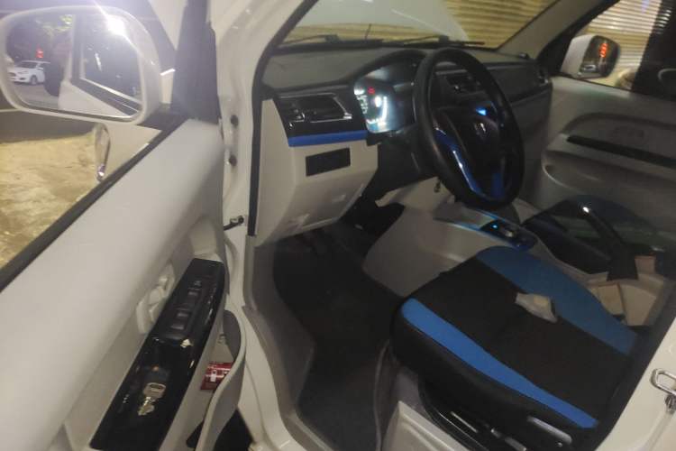 Used Jinbei New Hiace EV 2023 Comfort Model Interior 3