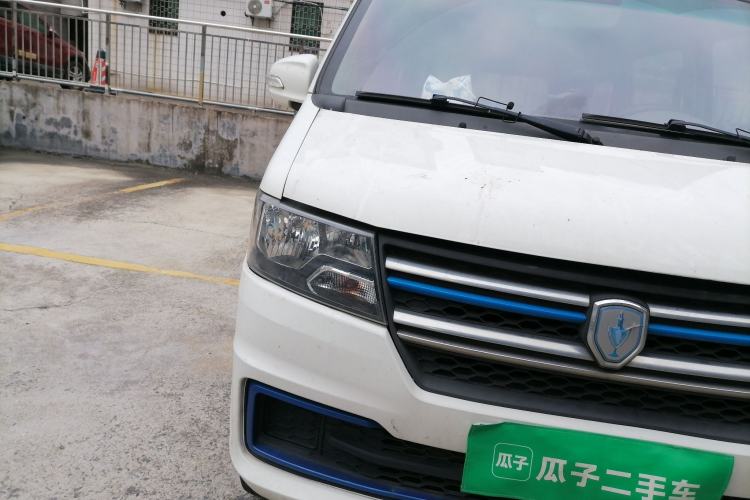 Used Jinbei New Hiace EV 2023 Comfort Model Right Front Headlight