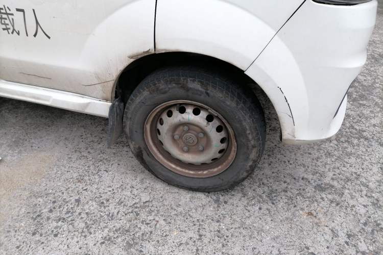 Used Jinbei New Hiace EV 2023 Comfort Model Right Front Wheel Hub