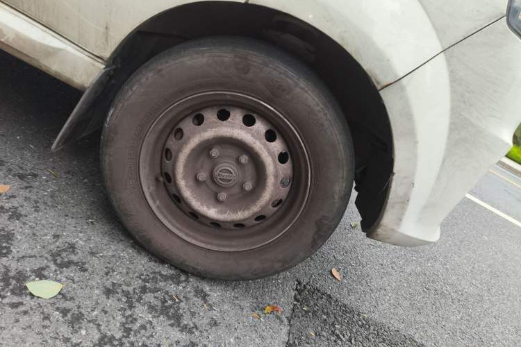Used Jinbei New Hiace EV 2023 Comfort Model Right Front Wheel Hub