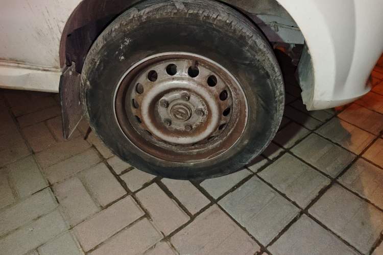 Used Jinbei New Hiace EV 2023 Profit-Making Type Right Front Wheel Hub