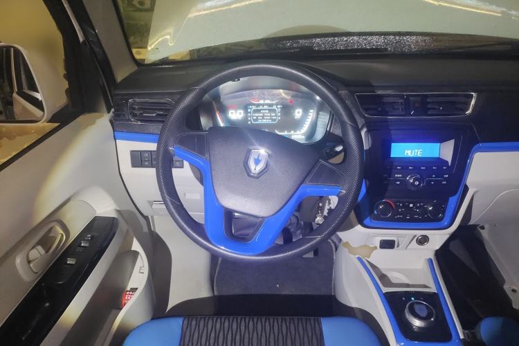 Used Jinbei New Hiace EV 2023 Comfort Model Steering Wheel