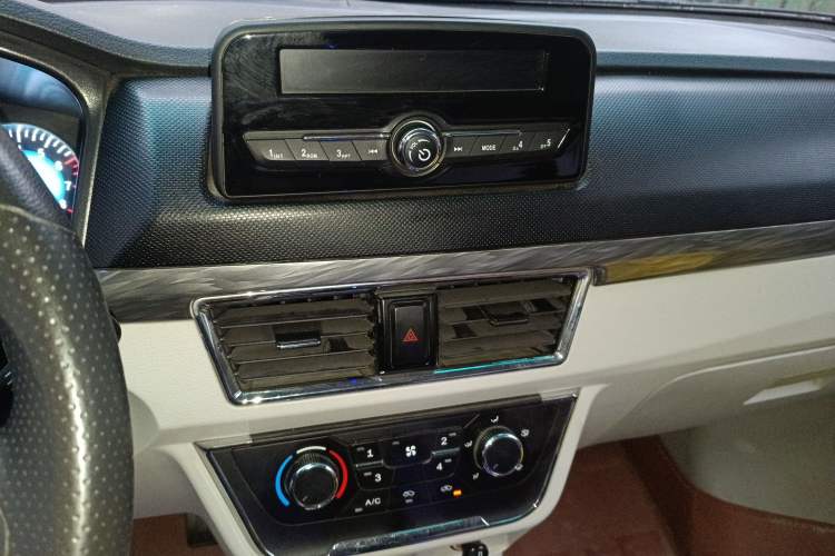 Used Jinbei New Hiace S 2021 1.5L Wealth Central Air-Conditioned Bus China VI Standard Model SWC15M Audio And AC Panel