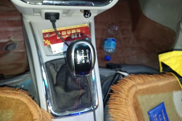 Used Jinbei New Hiace S 2021 1.5L Wealth Central Air-Conditioned Bus China VI Standard Model SWC15M Gear Lever