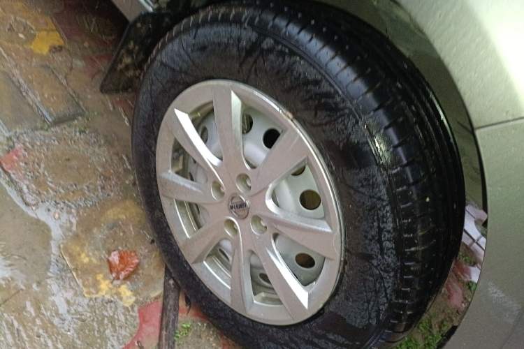 Used Jinbei New Hiace S 2021 1.5L Wealth Central Air-Conditioned Bus China VI Standard Model SWC15M Right Front Wheel Hub