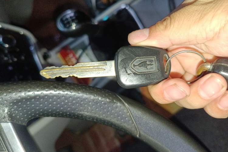 Used Jinbei New Hiace S 2021 1.5L Wealth Central Air-Conditioned Bus China VI Standard Model SWC15M Vehicle Key