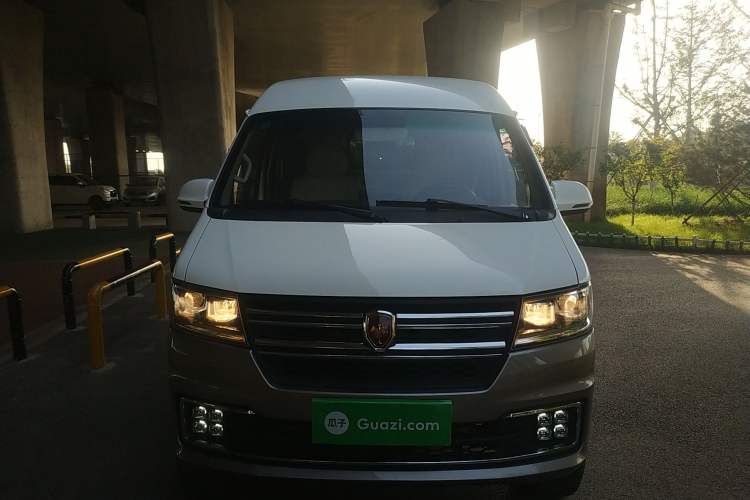 Used Jinbei New Hiace S 2023 1.5L Wealth Edition Van 2/5-Seater Non-Air-Conditioned Version SWC15M Front