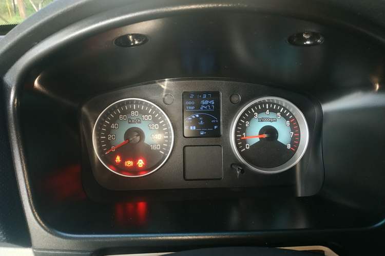 Used Jinbei New Hiace S 2023 1.5L Wealth Edition Van 2/5-Seater Non-Air-Conditioned Version SWC15M Instrument Cluster