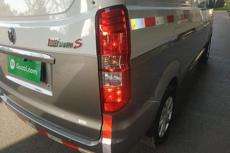Used Jinbei New Hiace S 2023 1.5L Wealth Edition Van 2/5-Seater Non-Air-Conditioned Version SWC15M Right Rear Taillight