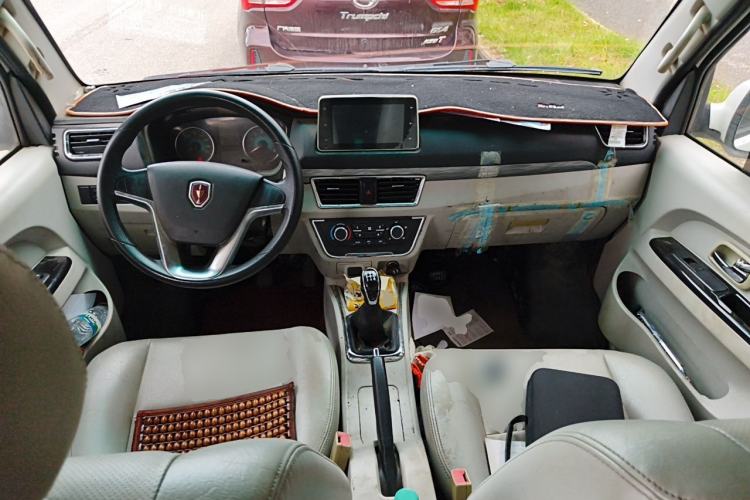 Used Jinbei New Hiace S 2018 1.6L Business Edition DLCG16 Center Console