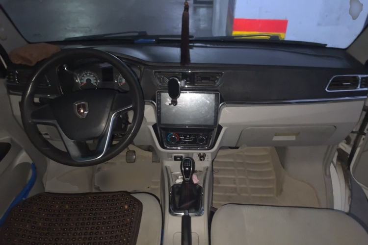 Used Jinbei New Hiace S 2018 1.6L Wealth Edition DLCG16 Center Console