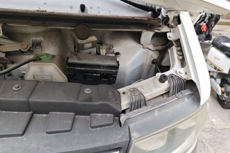 Used Jinbei New Hiace S 2018 1.5L Wealth Edition DLCG14 Engine Bay Left