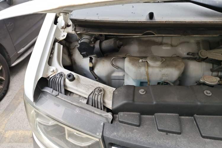 Used Jinbei New Hiace S 2018 1.5L Wealth Edition DLCG14 Engine Bay Right