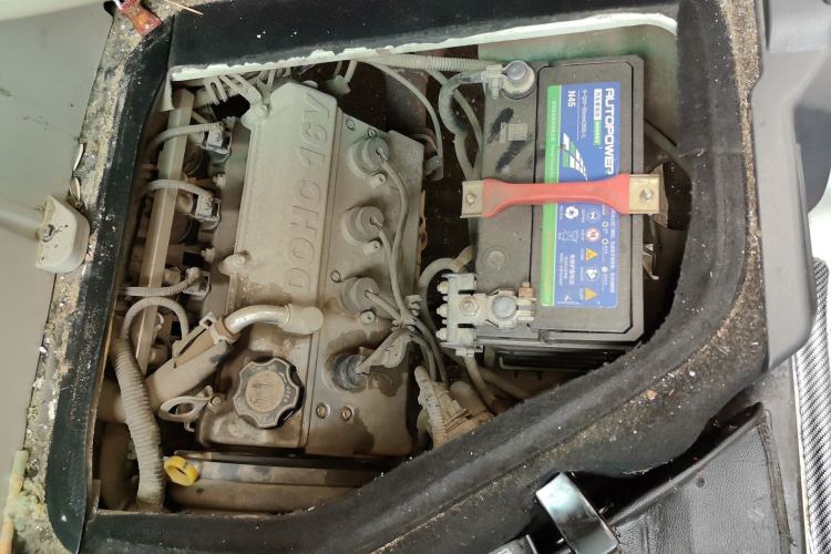 Used Jinbei New Hiace S 2018 1.5L Wealth Edition DLCG14 Engine Bay