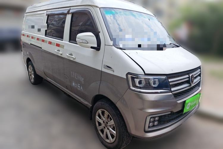 Used Jinbei New Hiace S 2018 1.5L Wealth Edition Van DLCG14 Front Right 45 Deg