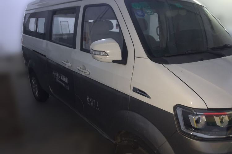 Used Jinbei New Hiace S 2018 1.6L Wealth Edition DLCG16 Front Right 45 Deg