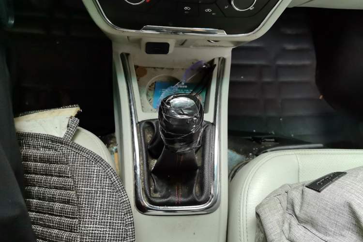 Used Jinbei New Hiace S 2018 1.5L Wealth Edition DLCG14 Gear Lever