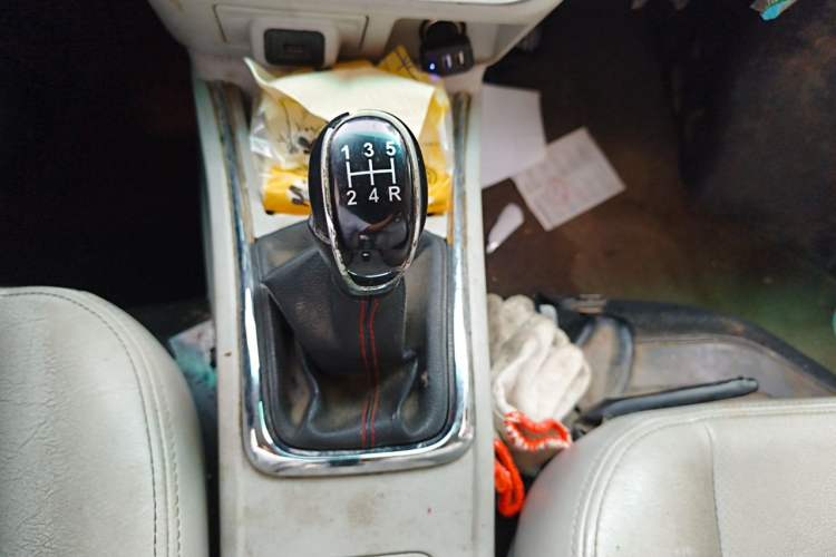 Used Jinbei New Hiace S 2018 1.6L Business Edition DLCG16 Gear Lever
