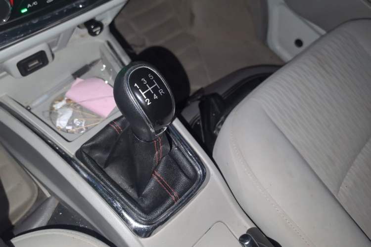 Used Jinbei New Hiace S 2018 1.6L Wealth Edition DLCG16 Gear Lever