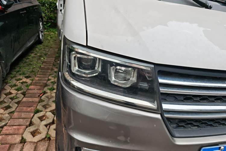 Used Jinbei New Hiace S 2018 1.6L Wealth Edition Van DLCG16 Right Front Headlight