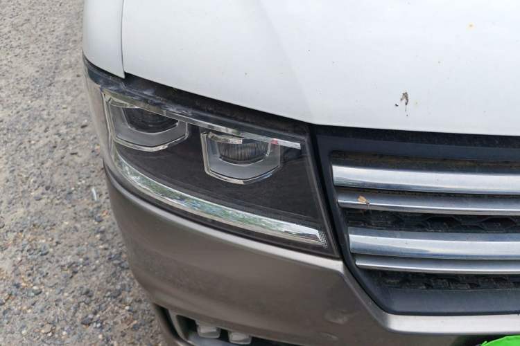Used Jinbei New Hiace S 2018 1.5L Wealth Edition Van DLCG14 Right Front Headlight