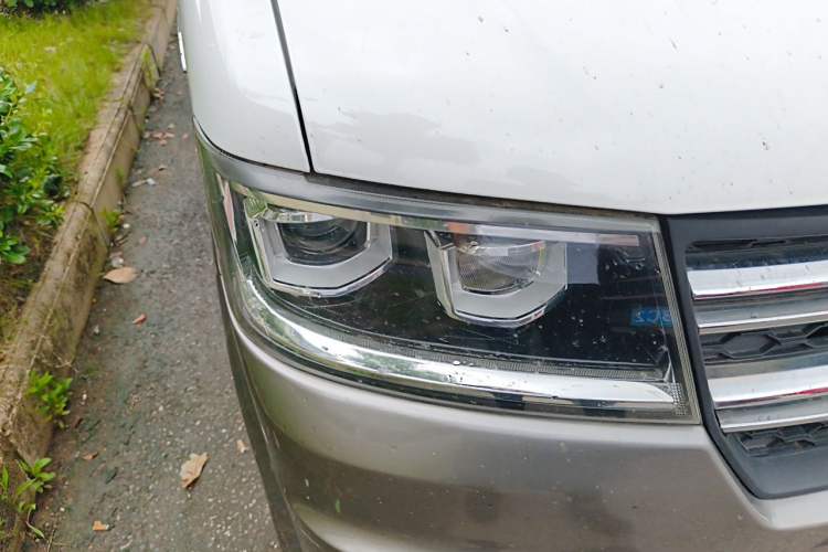 Used Jinbei New Hiace S 2018 1.6L Business Edition DLCG16 Right Front Headlight