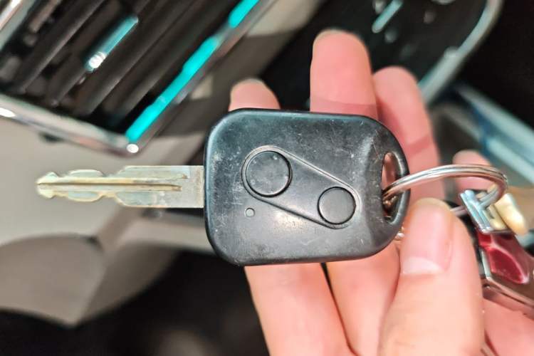 Used Jinbei New Hiace S 2018 1.6L Wealth Edition Van DLCG16 Vehicle Key