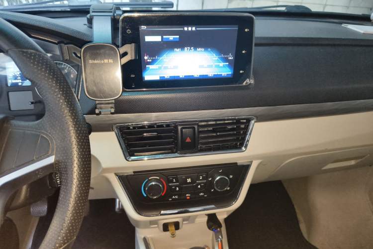 Used Jinbei New Hiace S 2018 1.5L Business Edition Van DLCG14 Audio And AC Panel