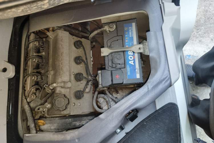 Used Jinbei New Hiace S 2018 1.5L Business Edition Van DLCG14 Engine Bay Left