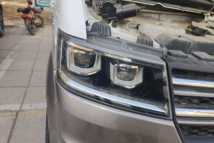 Used Jinbei New Hiace S 2018 1.5L Wealth Edition Van DLCG14 Exterior 6