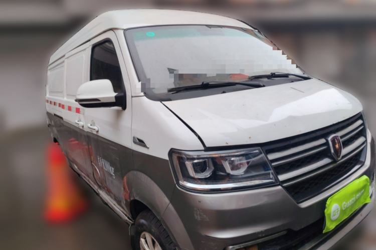 Used Jinbei New Hiace S 2018 1.5L Wealth Edition Van DLCG14 Front Right 45 Deg