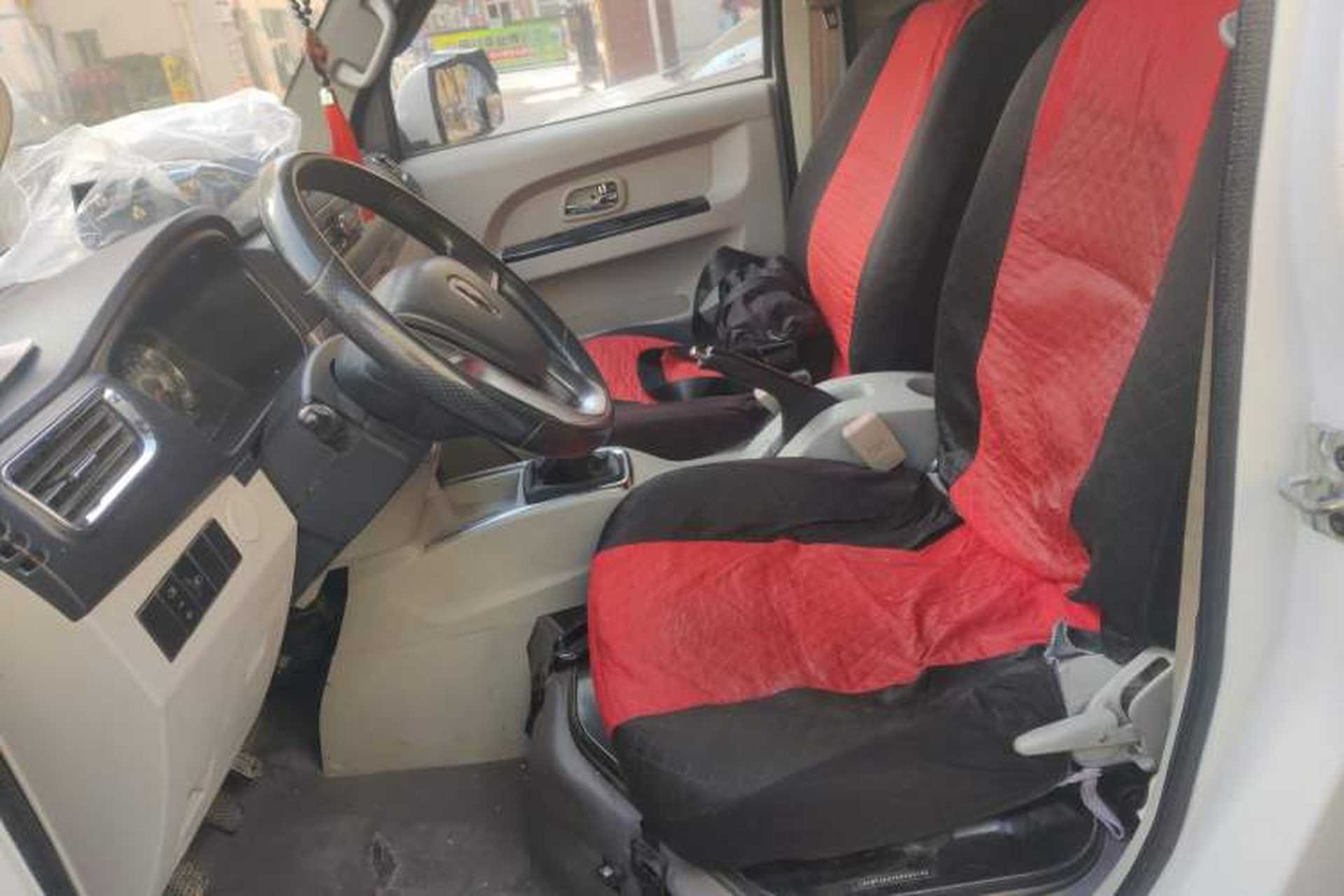 Used Jinbei New Hiace S 2018 1.5L Wealth Edition Van DLCG14 Left Front Seat