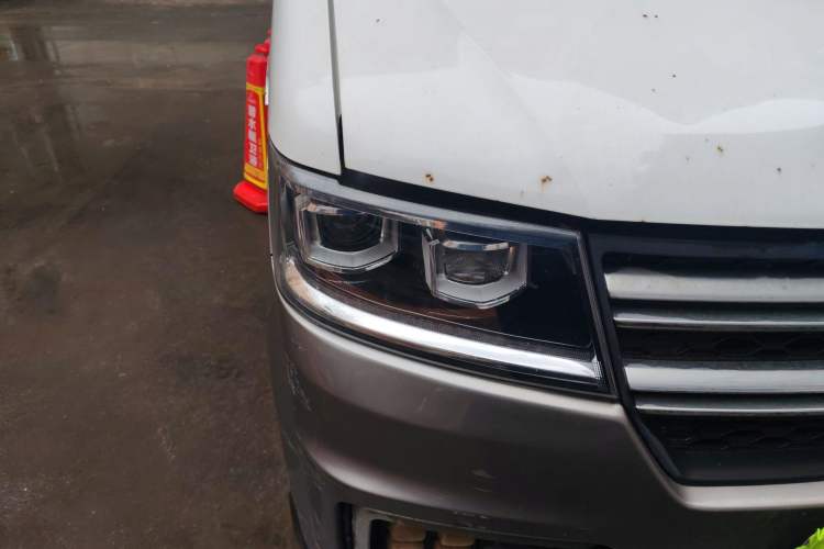 Used Jinbei New Hiace S 2018 1.5L Wealth Edition Van DLCG14 Right Front Headlight