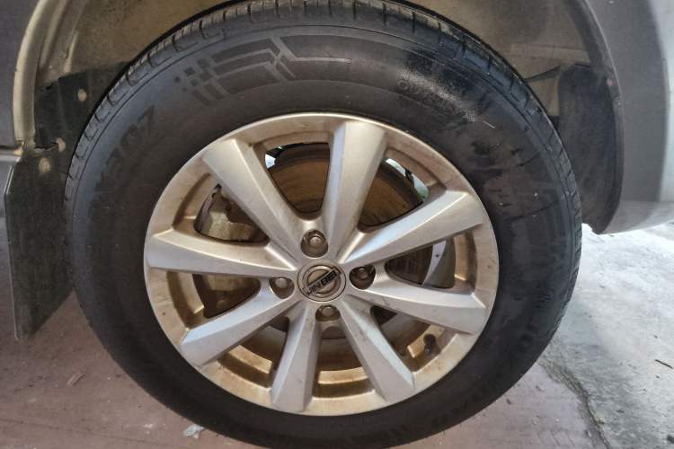 Used Jinbei New Hiace S 2018 1.5L Business Edition Van DLCG14 Right Front Wheel Hub