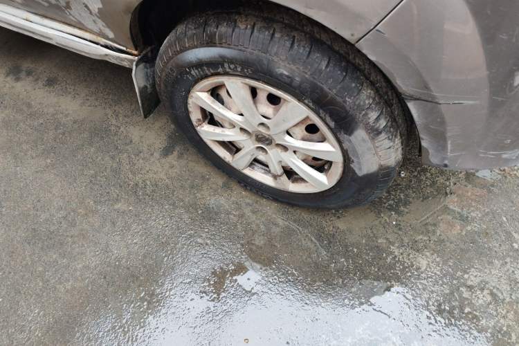 Used Jinbei New Hiace S 2018 1.5L Wealth Edition Van DLCG14 Right Front Wheel Hub