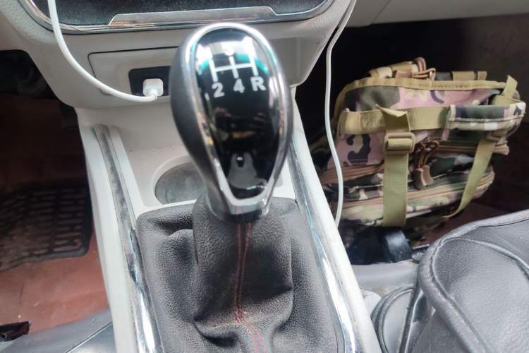 Used Jinbei New Hiace S 2019 1.5L Van Business Edition China VI SWC15M Gear Lever