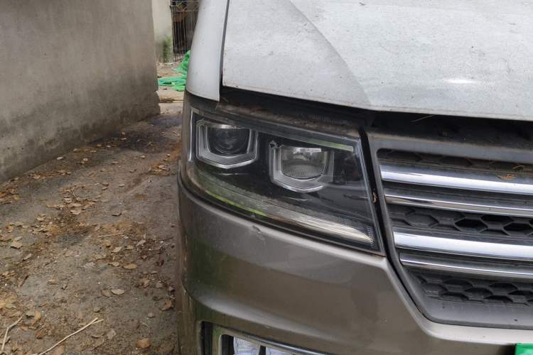Used Jinbei New Hiace S 2019 1.5L Van Wealth Edition China VI SWC15M Right Front Headlight