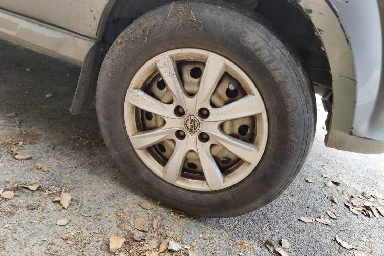 Used Jinbei New Hiace S 2019 1.5L Van Wealth Edition China VI SWC15M Right Front Wheel Hub