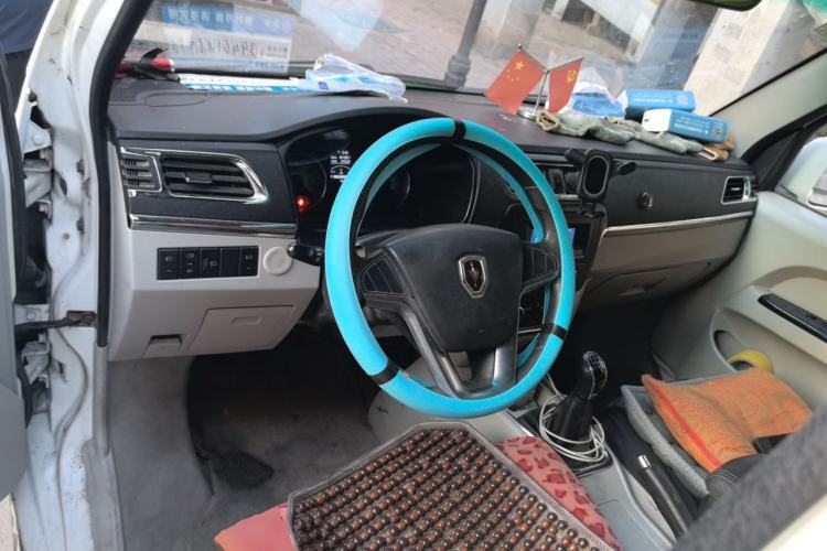 Used Jinbei New Hiace S 2019 1.5L Van Wealth Edition China VI SWC15M Center Console