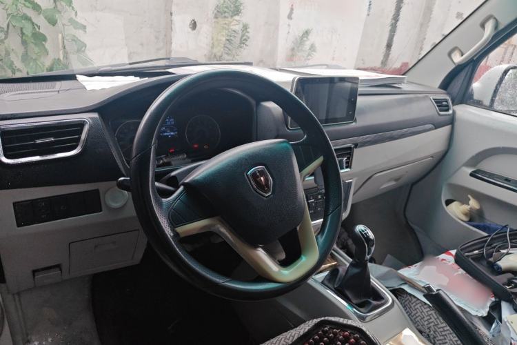 Used Jinbei New Hiace S 2019 1.5L Van Wealth Edition China VI SWC15M Center Console