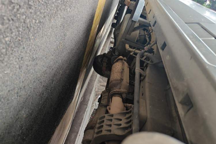 Used Jinbei New Hiace S 2019 1.6L Wealth Edition 6-Seater China VI SWD16M Chassis Front Right