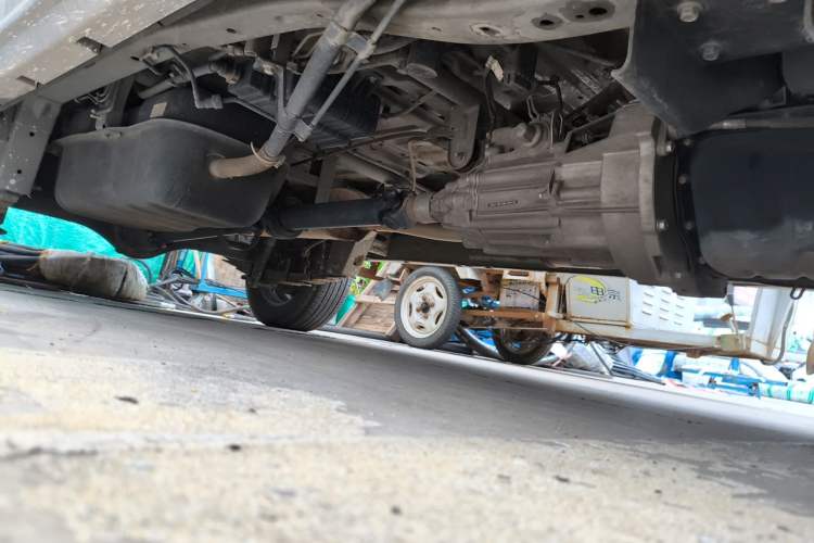 Used Jinbei New Hiace S 2019 1.5L Van Wealth Edition China VI SWC15M Chassis Front Right
