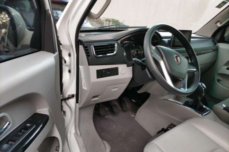 Used Jinbei New Hiace S 2019 1.6L Van Business Edition China VI SWD16M Driver Seat