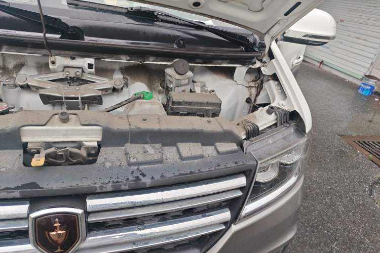 Used Jinbei New Hiace S 2019 1.5L Van Wealth Edition China VI SWC15M Engine Bay Left