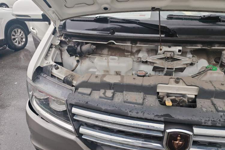 Used Jinbei New Hiace S 2019 1.5L Van Wealth Edition China VI SWC15M Engine Bay Right