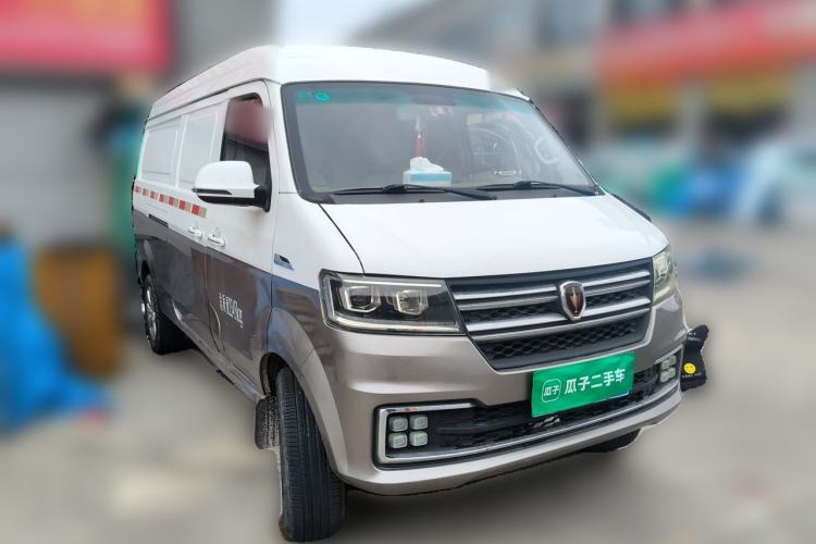 Used Jinbei New Hiace S 2019 1.5L Van Wealth Edition China VI SWC15M Front Right 45 Deg