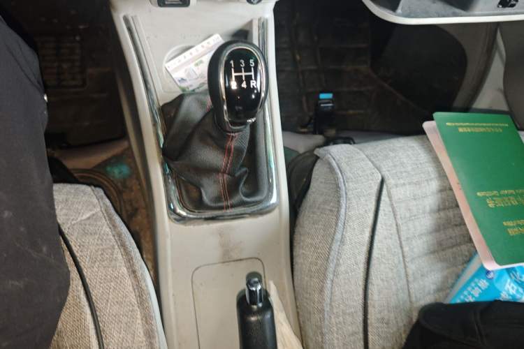 Used Jinbei New Hiace S 2019 1.5L Van Wealth Edition China VI SWC15M Gear Lever